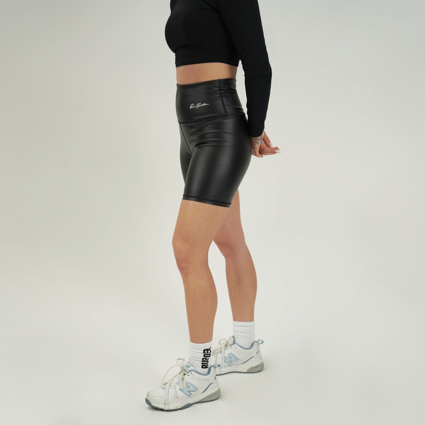 Bikershorts aus veganem Leder mit hoher Taille, 18 cm, Schwarz